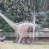 动物园里的大型恐龙装饰展品