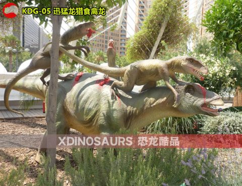 迅猛龙猎食禽龙的模型场景