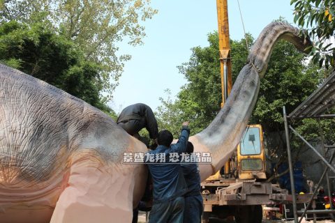 吊装大型仿真腕龙