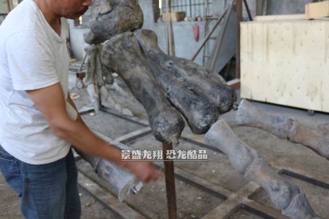 恐龙骨架制作商