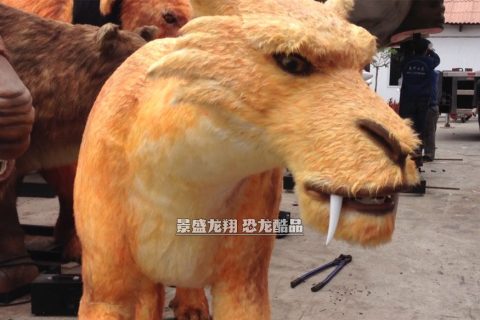 卡通剑齿虎模型展品