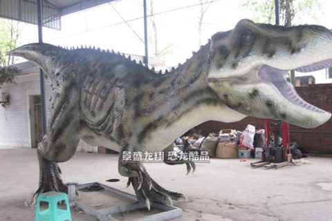 仿真大型霸王龙模型在建造中