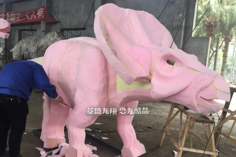 活体三角龙雕塑产品制作